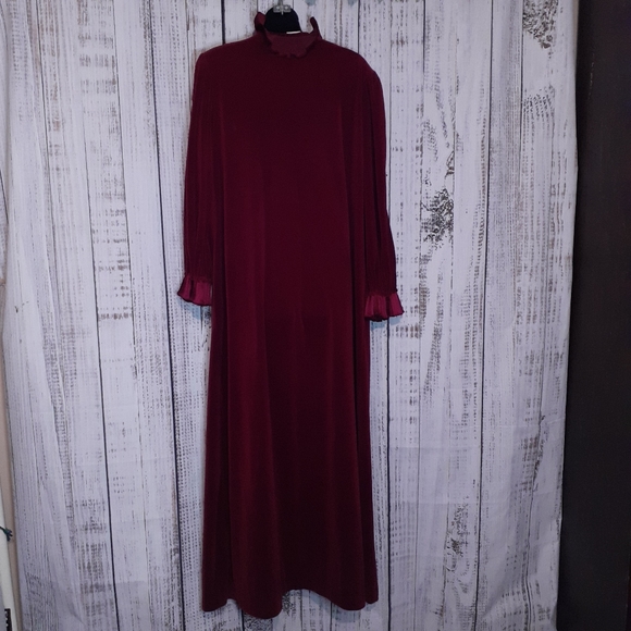 Velour ruby red maxi lounger house dress w ruffles - Picture 10 of 15